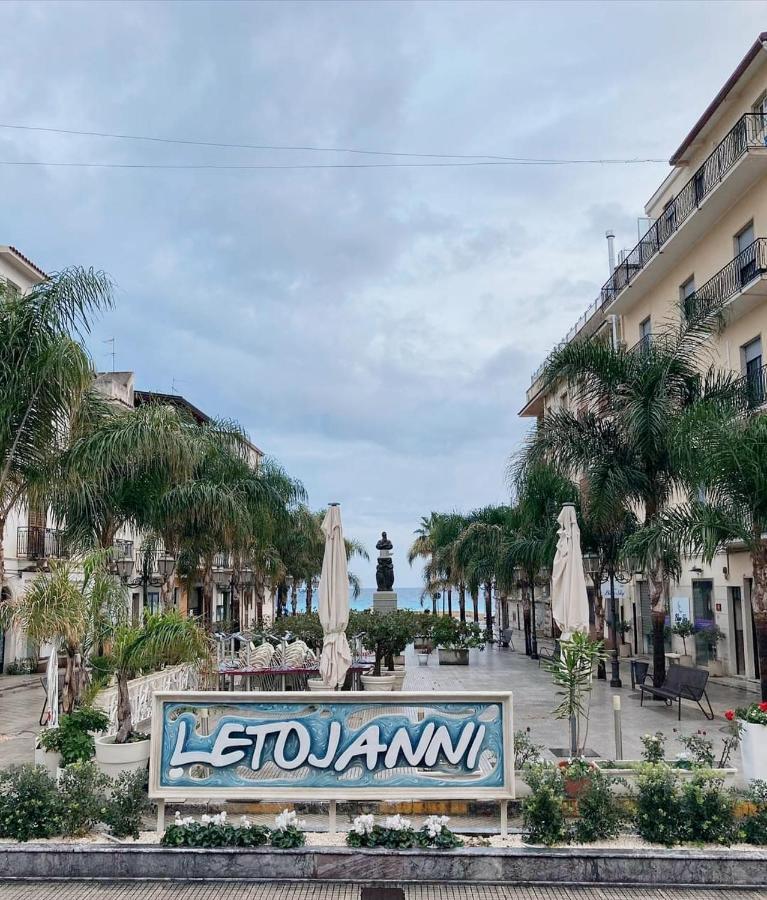 Casa Peppino Διαμέρισμα Letojanni Εξωτερικό φωτογραφία